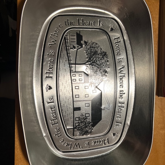 ONE PRE-OWNED DAT”L DO IT METAL TRAY HOME IS WHERE THE HEART IS 10”X6” CTM2 - Picture 4 of 4